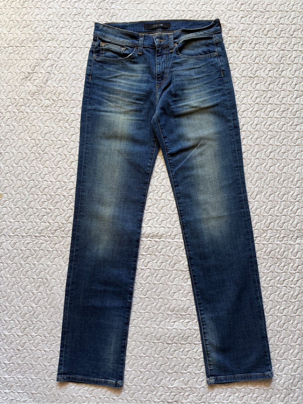 Joe’s Jeans NWT 31X34 Medium Blue Wash With Fading Classic Fit